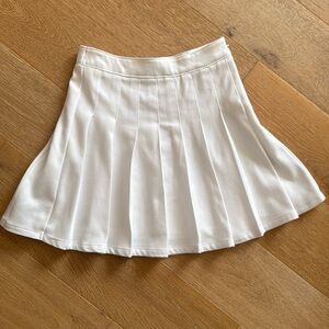 Hollister pleated white high-waisted skirt, size XS